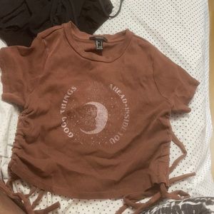 Brown t shirt with pullable strings on side
